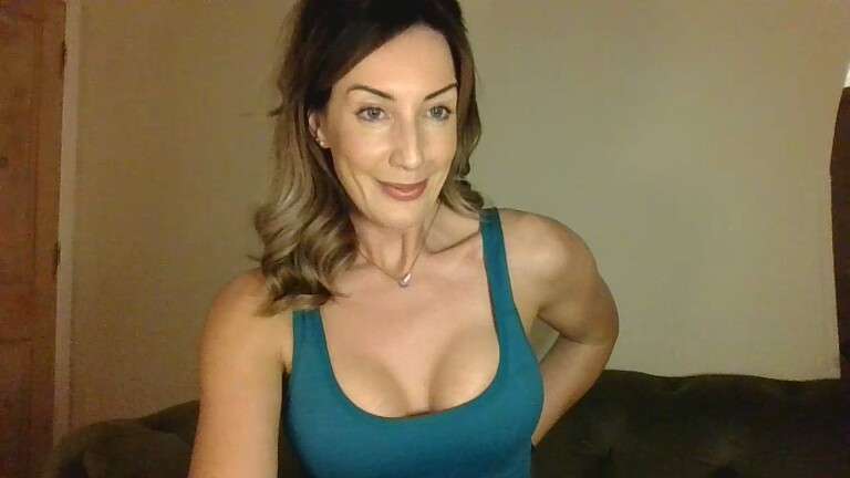 JoanieOakley21's Streamate show and profile