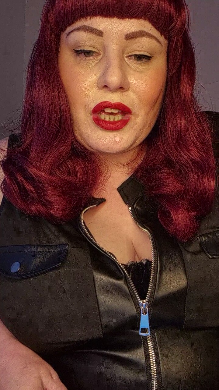 TheDevineMissDeviant