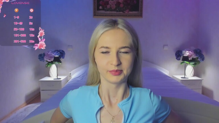 Julie_Blaze's Streamate show and profile